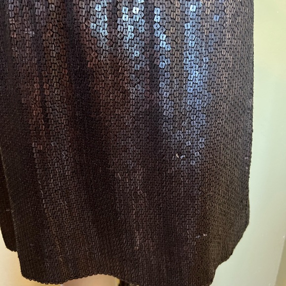 Soft jersey knit dress with sequins bottom - Picture 3 of 7